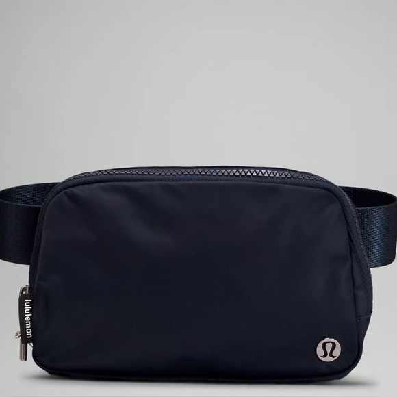 Lululemon Belt Bag 1L - Picture 1 of 4